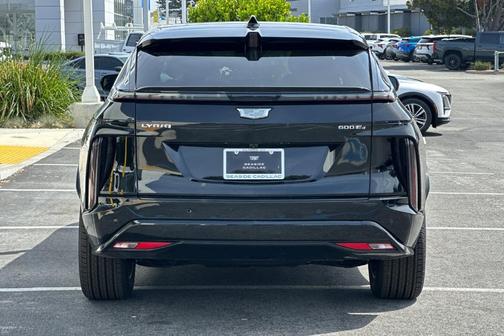 2025 Cadillac LYRIQ Sport