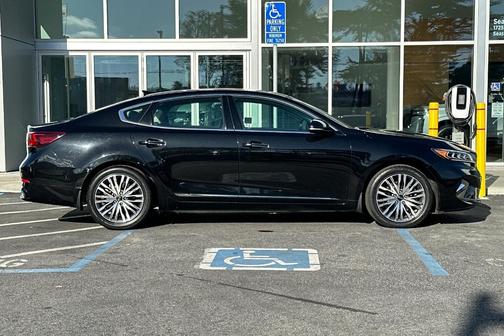2020 Kia Cadenza Technology