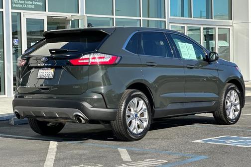 2022 Ford Edge Titanium