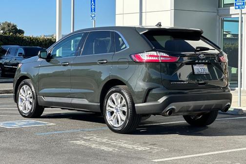 2022 Ford Edge Titanium
