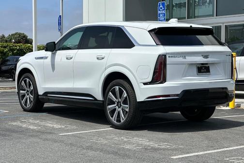 2025 Cadillac Escalade IQ Luxury 2