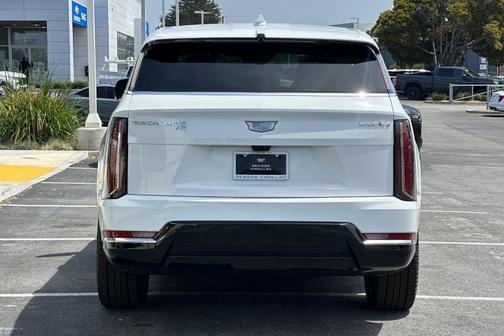 2025 Cadillac Escalade IQ Luxury 2