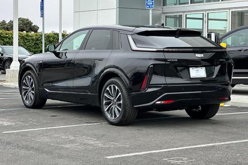 2025 Cadillac LYRIQ Sport