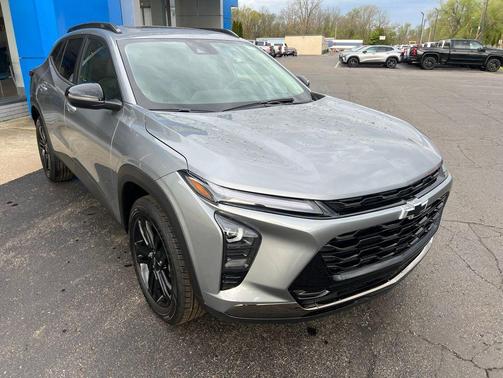 Sterling Gray Metallic 2026 Chevrolet Trax FWD ACTIV