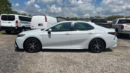 2023 Toyota Camry SE