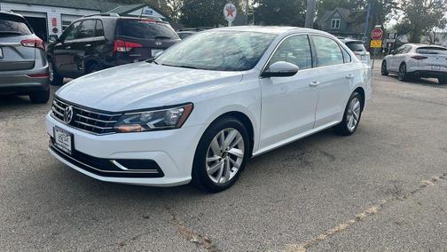 2018 Volkswagen Passat 2.0T SE