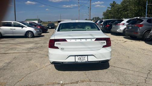 2018 Volvo S90 T6 Momentum