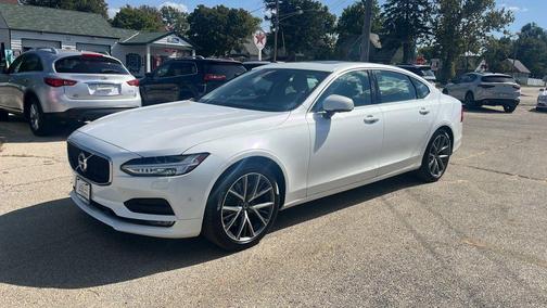 2018 Volvo S90 T6 Momentum