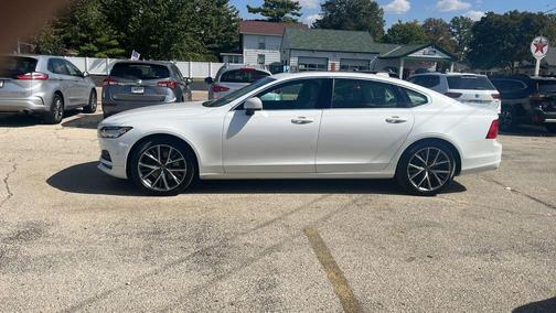 2018 Volvo S90 T6 Momentum