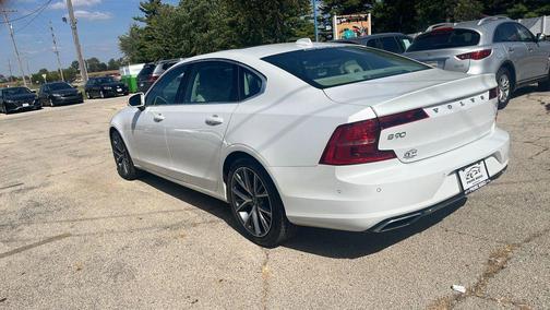 2018 Volvo S90 T6 Momentum