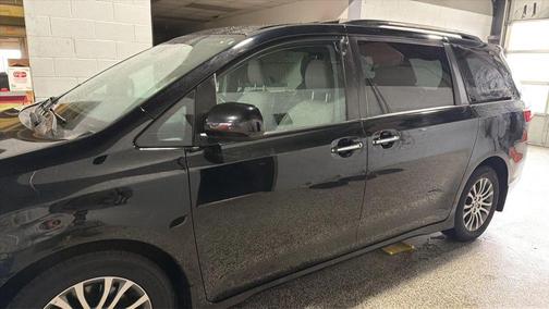 2020 Toyota Sienna XLE