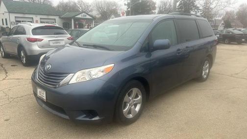 2016 Toyota Sienna LE