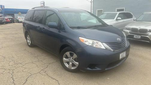 2016 Toyota Sienna LE