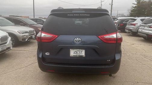 2016 Toyota Sienna LE