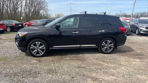 2017 Nissan Pathfinder Platinum