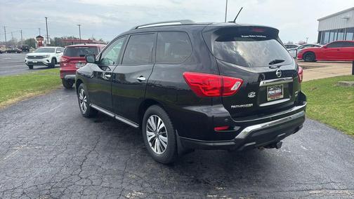 Magnetic Black Metallic 2017 Nissan Pathfinder SV