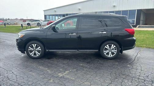 Magnetic Black Metallic 2017 Nissan Pathfinder SV