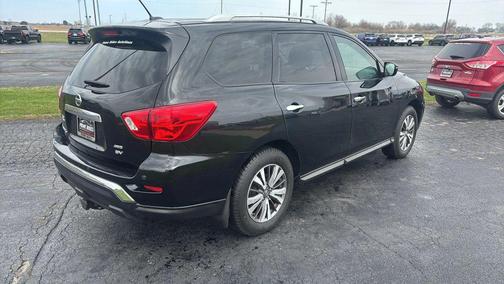 Magnetic Black Metallic 2017 Nissan Pathfinder SV