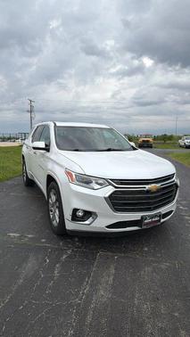 Iridescent Pearl Tricoat 2021 Chevrolet Traverse Premier