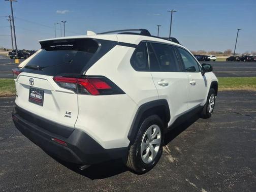 2020 Toyota RAV4 LE