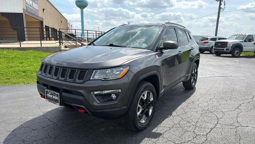 Granite Crystal Metallic Clearcoat 2018 Jeep Compass Trailhawk