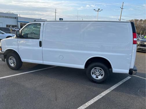 Summit White 2024 Chevrolet Express 2500 Work Van