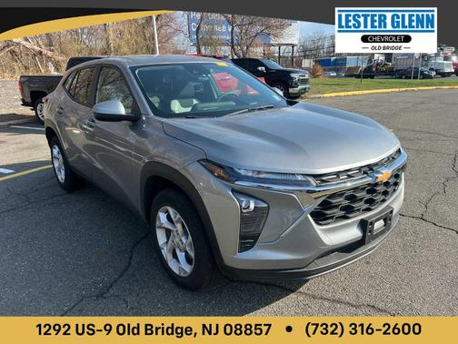 Sterling Gray Metallic 2024 Chevrolet Trax LS