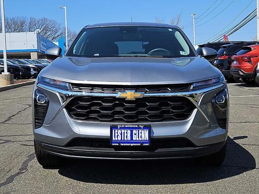 Sterling Gray Metallic 2024 Chevrolet Trax LS