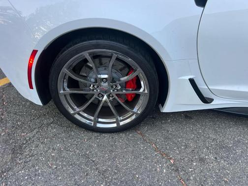 Arctic White 2019 Chevrolet Corvette Grand Sport