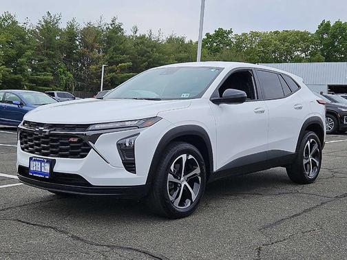 Summit White 2024 Chevrolet Trax 1RS