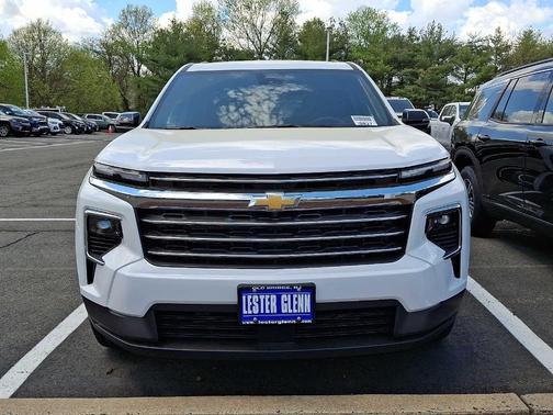 Summit White 2026 Chevrolet Traverse LT