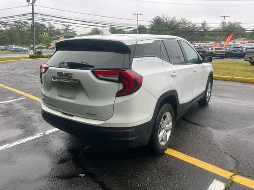 Summit White 2022 GMC Terrain SLE
