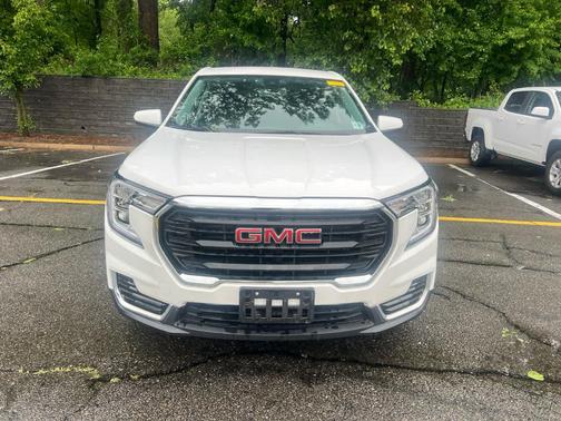 Summit White 2022 GMC Terrain SLE