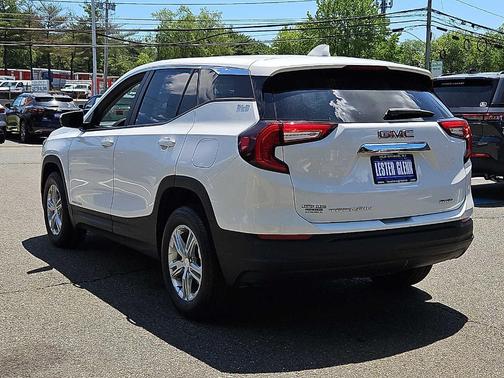 Summit White 2022 GMC Terrain SLE