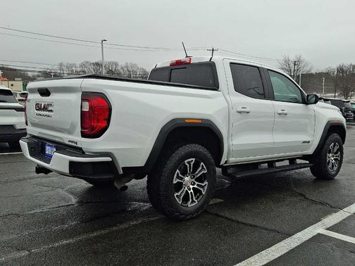 2023 GMC Canyon AT4