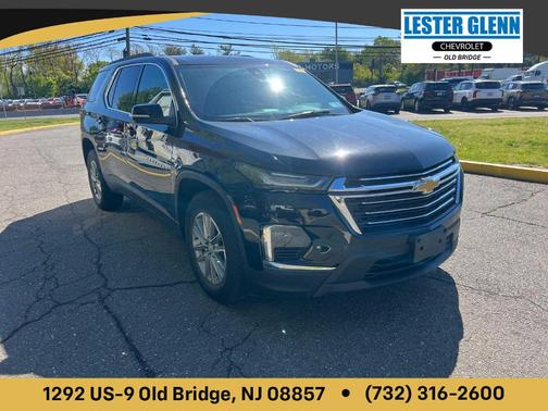 Mosaic Black Metallic 2023 Chevrolet Traverse LT Cloth