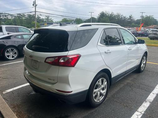 Summit White 2019 Chevrolet Equinox 2LT