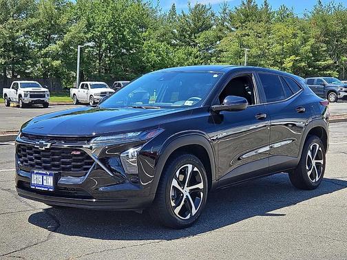 Mosaic Black Metallic 2025 Chevrolet Trax 1RS
