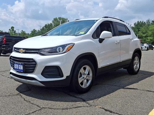 Summit White 2021 Chevrolet Trax LT