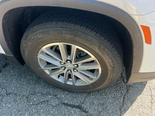 Summit White 2024 Chevrolet Traverse Limited LT Cloth