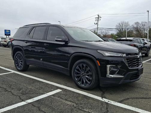 Mosaic Black Metallic 2023 Chevrolet Traverse RS