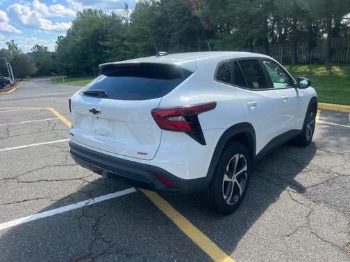 Summit White 2025 Chevrolet Trax 1RS