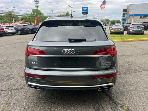 Daytona Gray Pearl Effect 2022 Audi Q5 45 S line quattro Premium