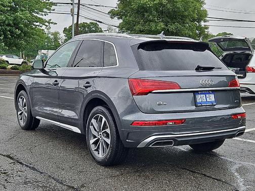 Daytona Gray Pearl Effect 2022 Audi Q5 45 S line quattro Premium