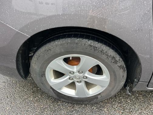 Predawn Gray Mica 2017 Toyota Sienna LE