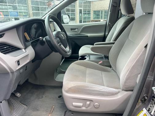 Predawn Gray Mica 2017 Toyota Sienna LE