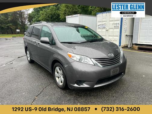 Predawn Gray Mica 2017 Toyota Sienna LE
