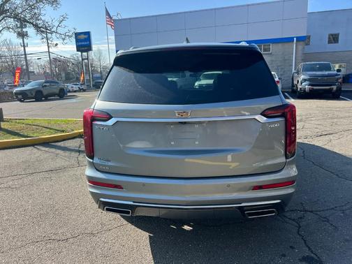 Silver Metallic 2023 Cadillac XT6 Premium Luxury AWD