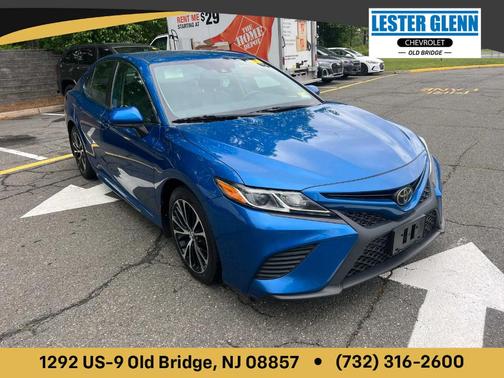 Blue Streak Metallic 2019 Toyota Camry SE