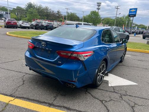 Blue Streak Metallic 2019 Toyota Camry SE